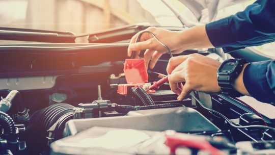 Comment régler un problème de batterie d’une voiture ?