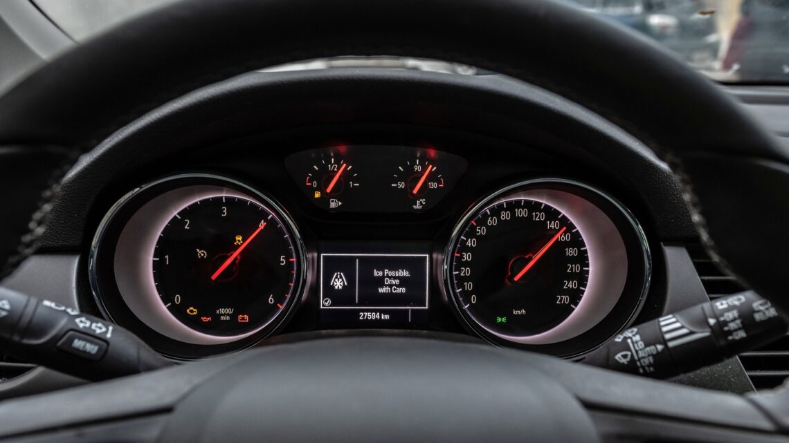 Les meilleurs conseils pour diagnostiquer le voyant moteur sur Mercedes classe A