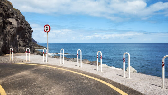 Les enjeux environnementaux des dispositifs tels que les poteaux de signalisation